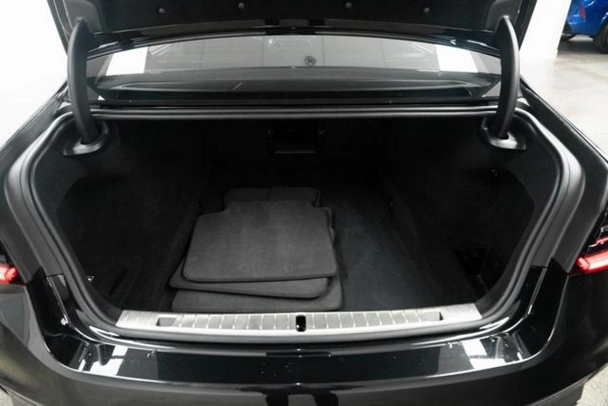 2021 BMW 750 i xDrive