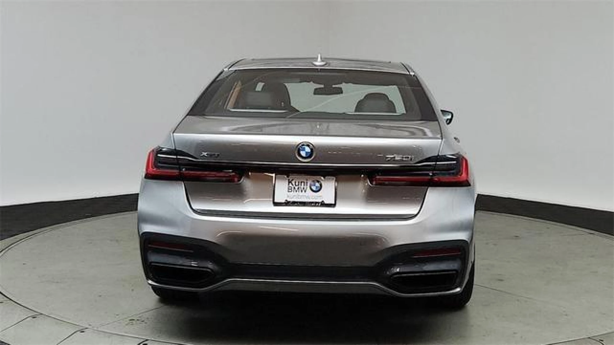2021 BMW 750 i xDrive