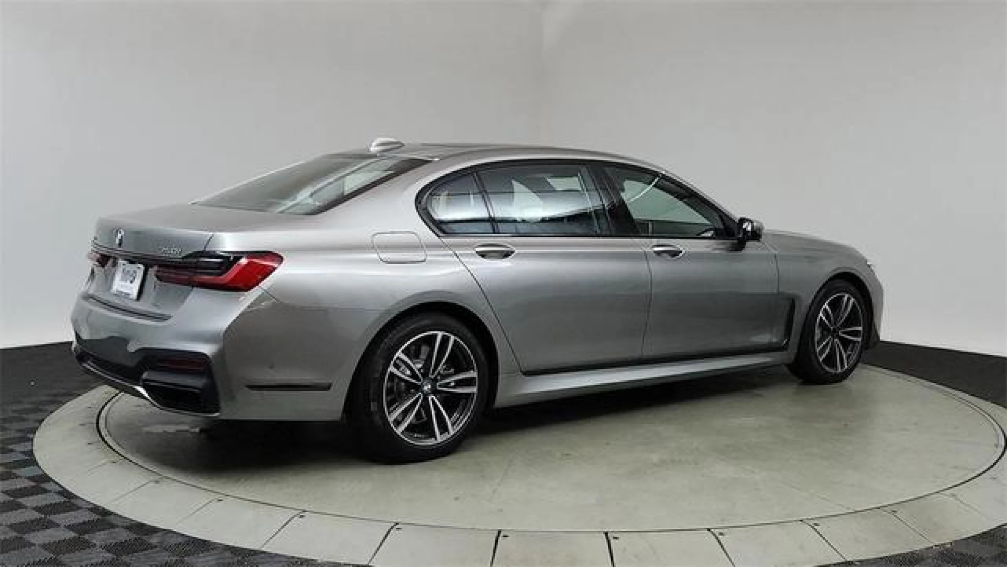 2021 BMW 750 i xDrive