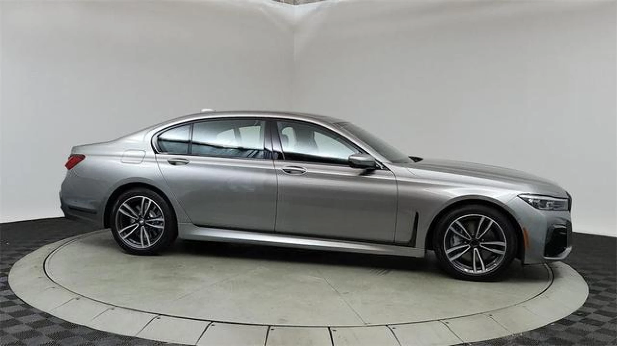 2021 BMW 750 i xDrive