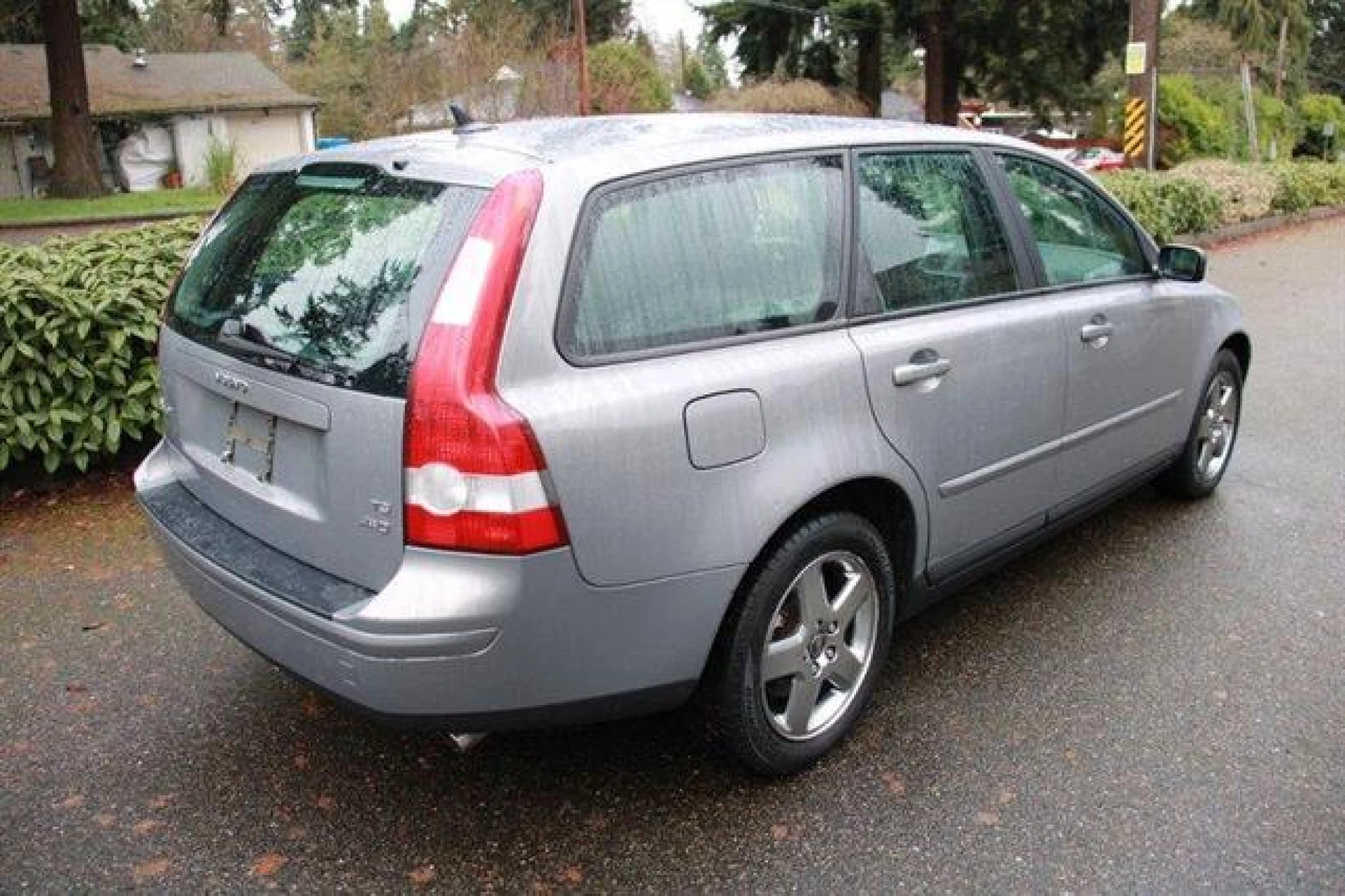 2005 Volvo V50 T5