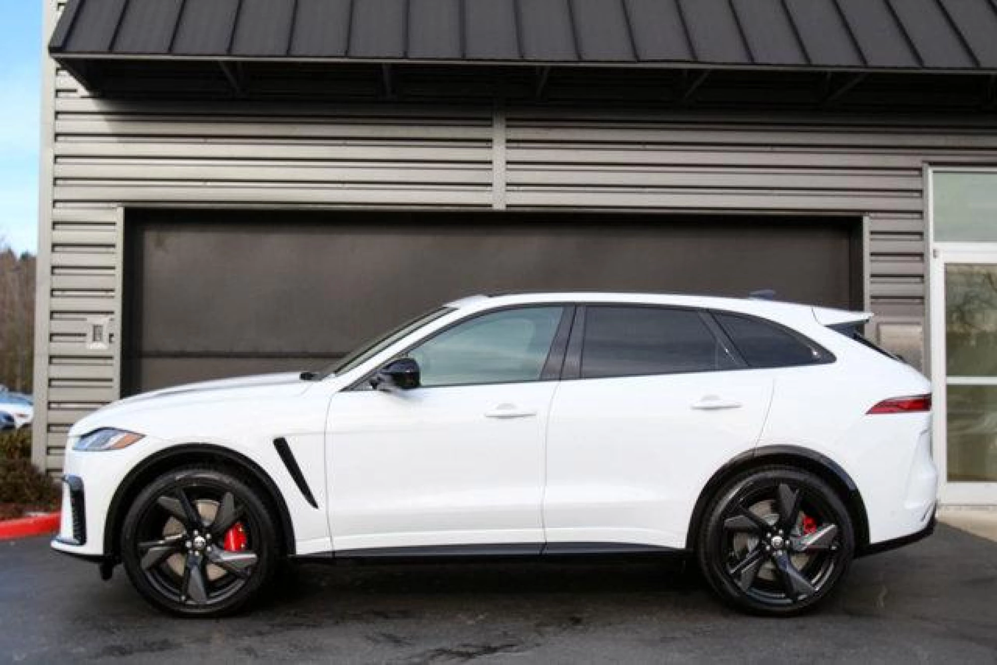 2024 Jaguar F-PACE SVR