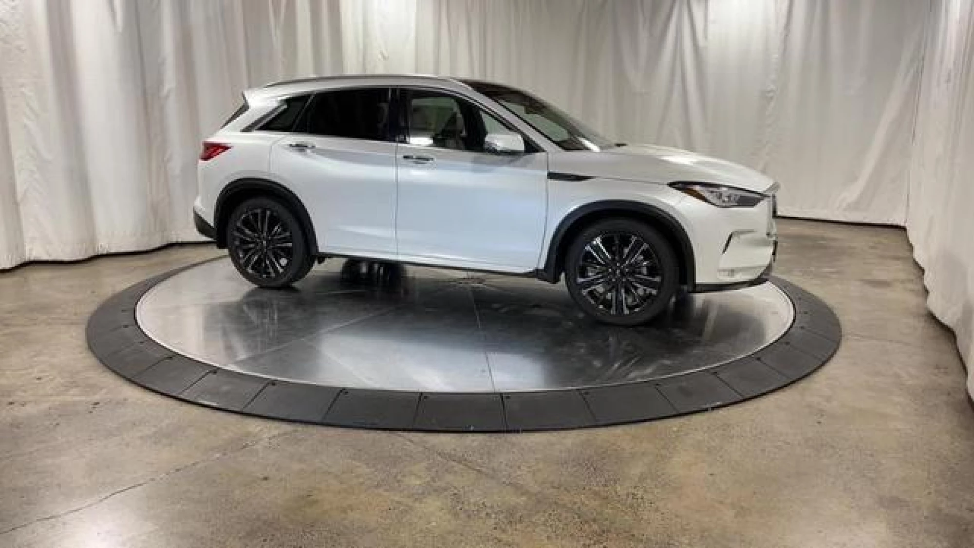 2023 INFINITI QX50 SENSORY