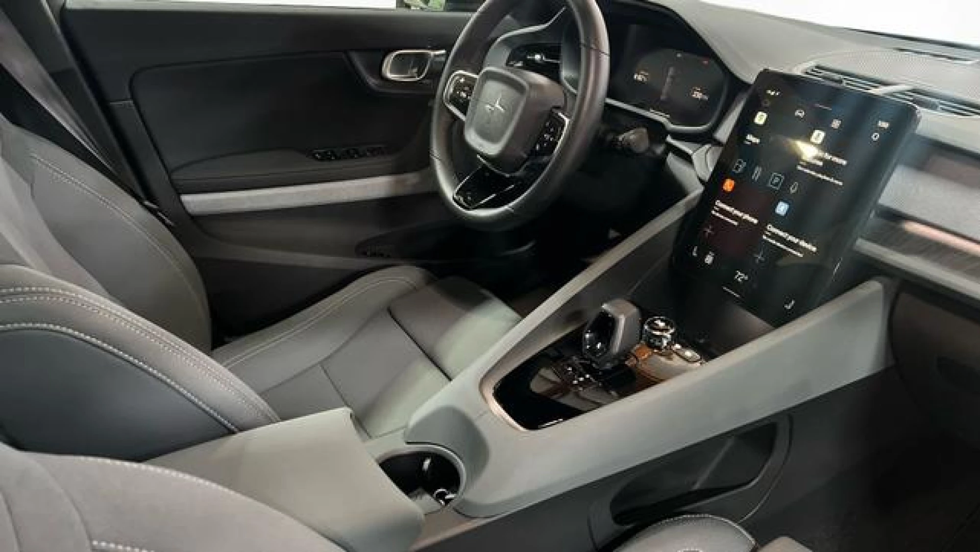2021 Polestar 2 Long range Dual motor - AWD - Plus,Pilot