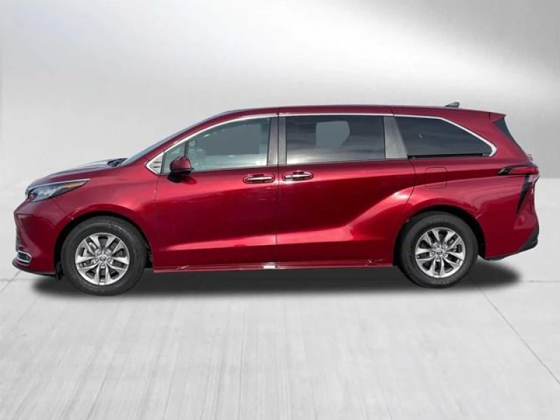 2022 Toyota Sienna XLE