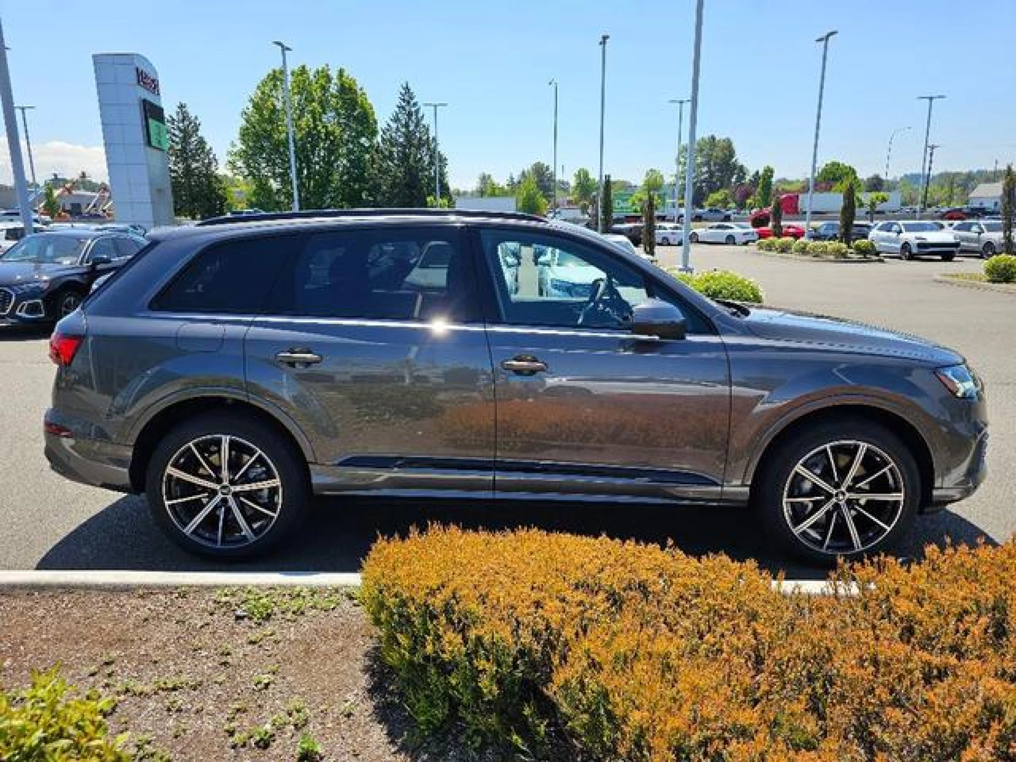 2023 Audi Q7 55 Premium Plus