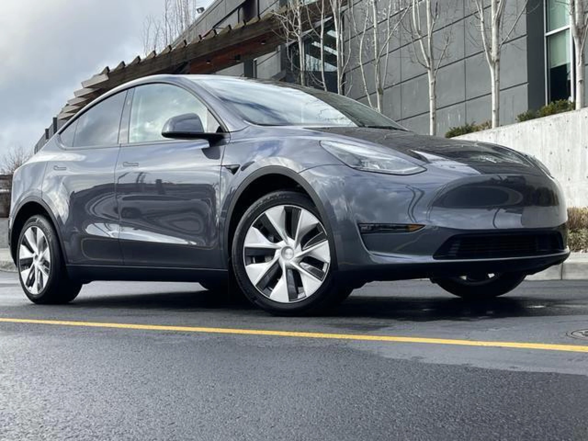 2023 Tesla Model Y Long Range Dual Motor All-Wheel Drive