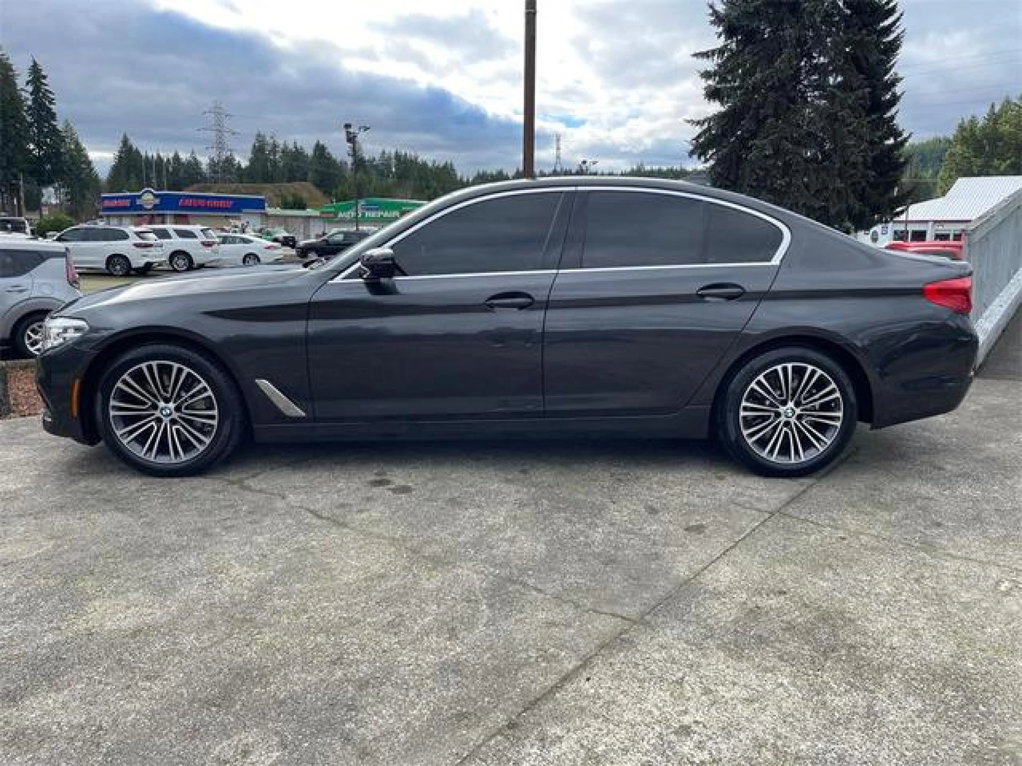 2019 BMW 530 530i