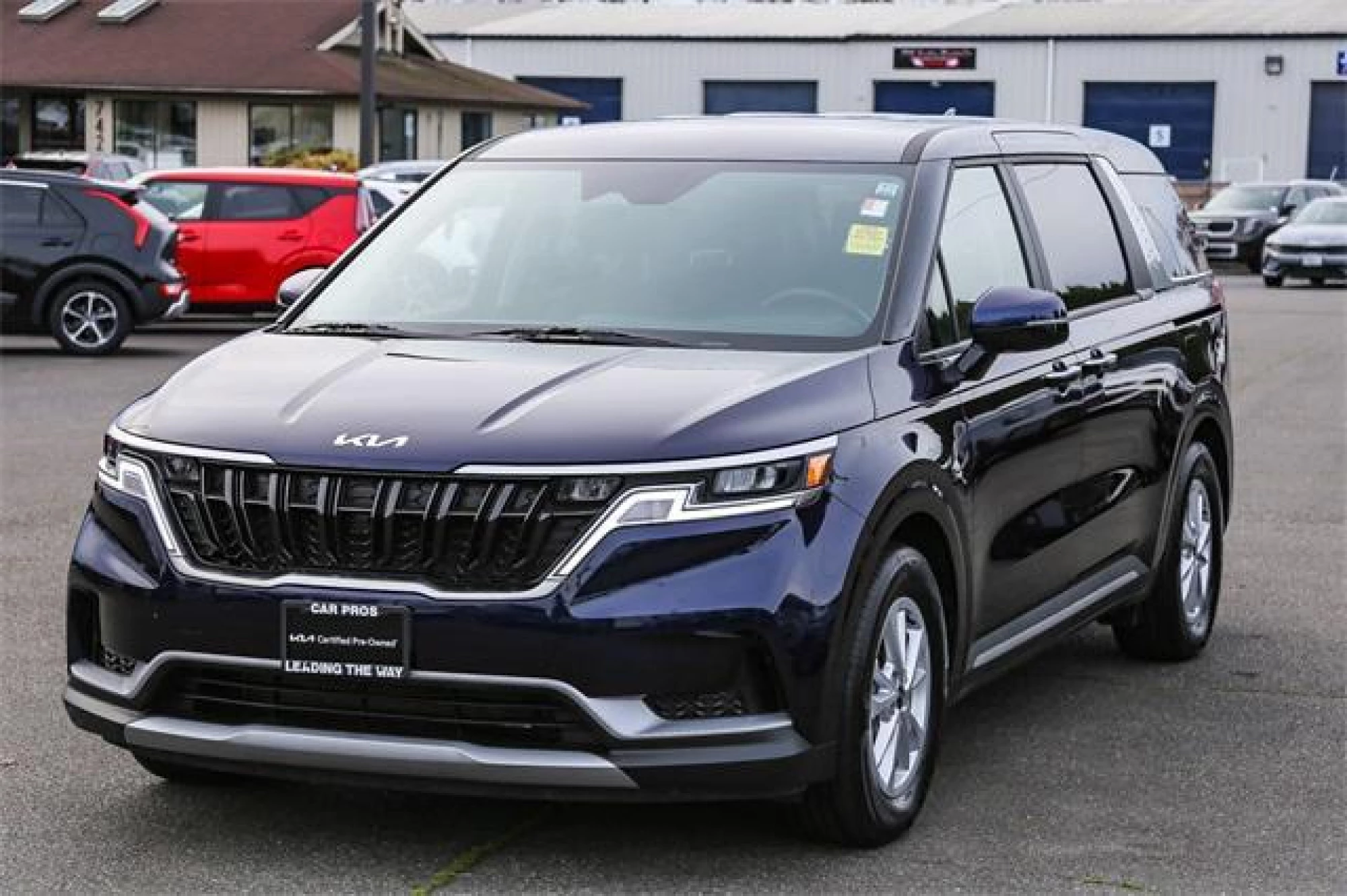 2023 Kia Carnival LX