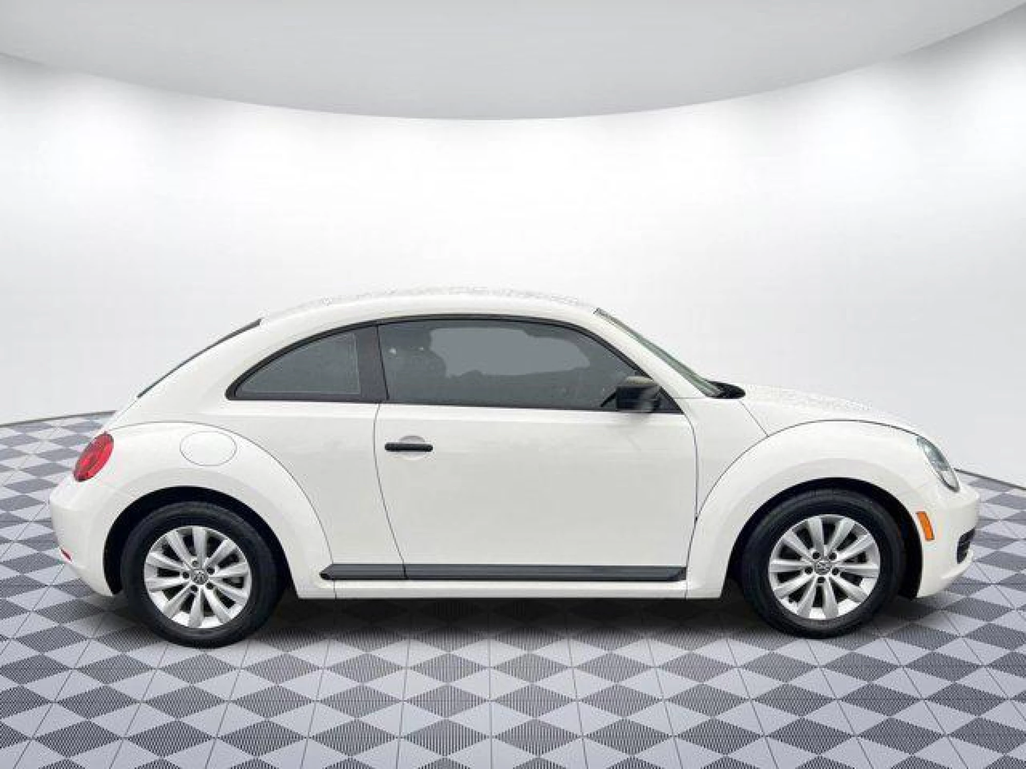 2014 Volkswagen Beetle Auto 2.5L Entry