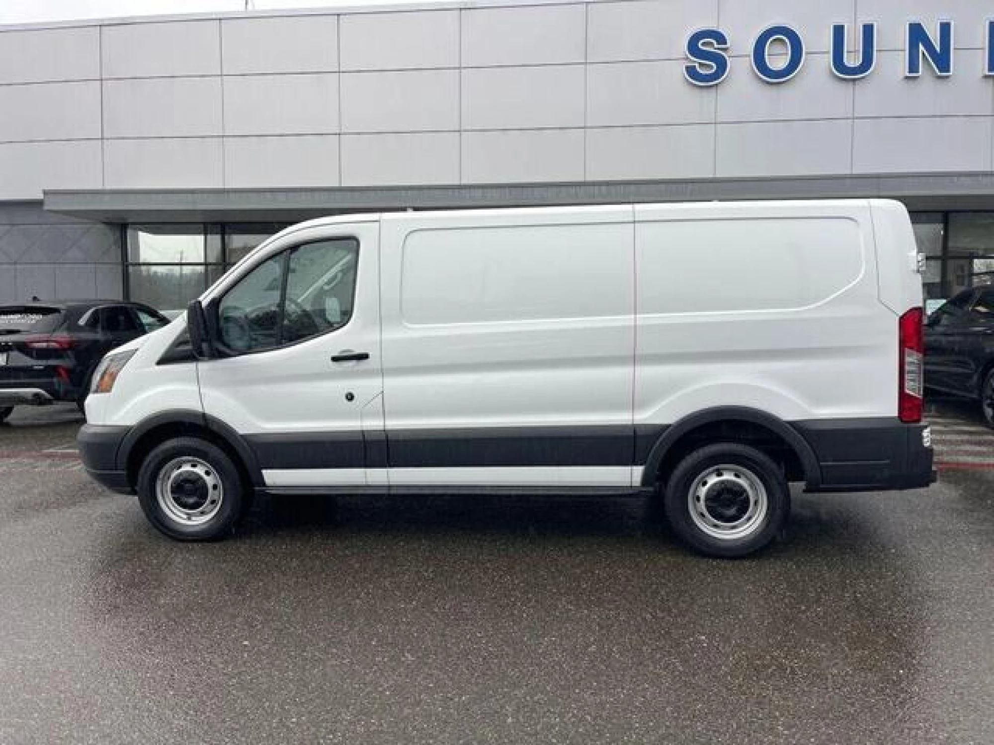 2016 Ford Transit-150 Base