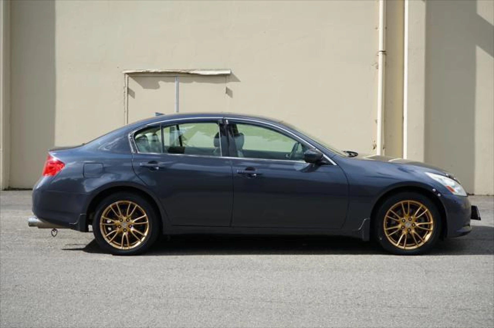 2010 INFINITI G37x Base