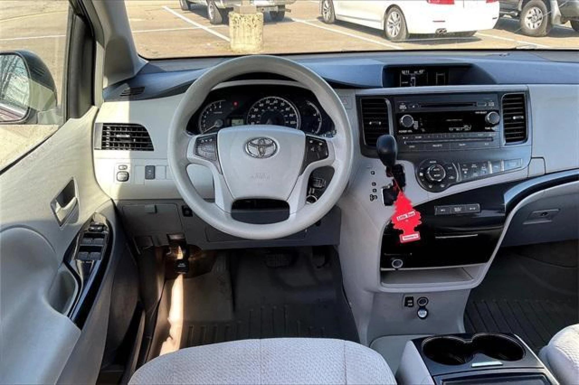 2014 Toyota Sienna LE