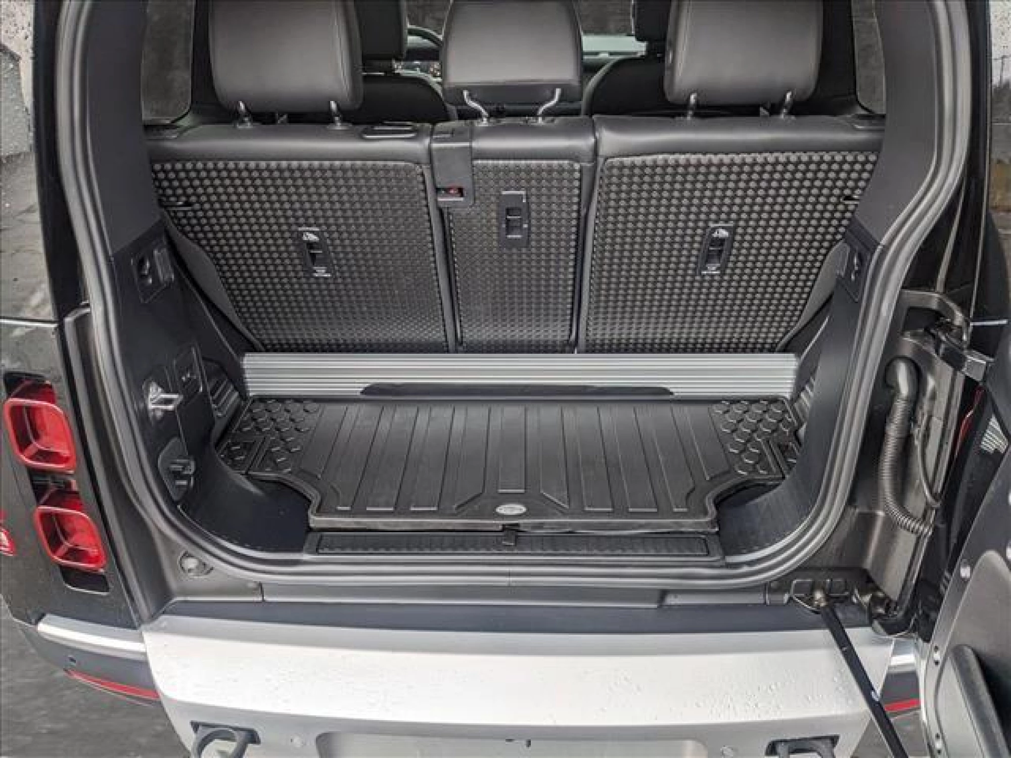2023 Land Rover Defender 90 S