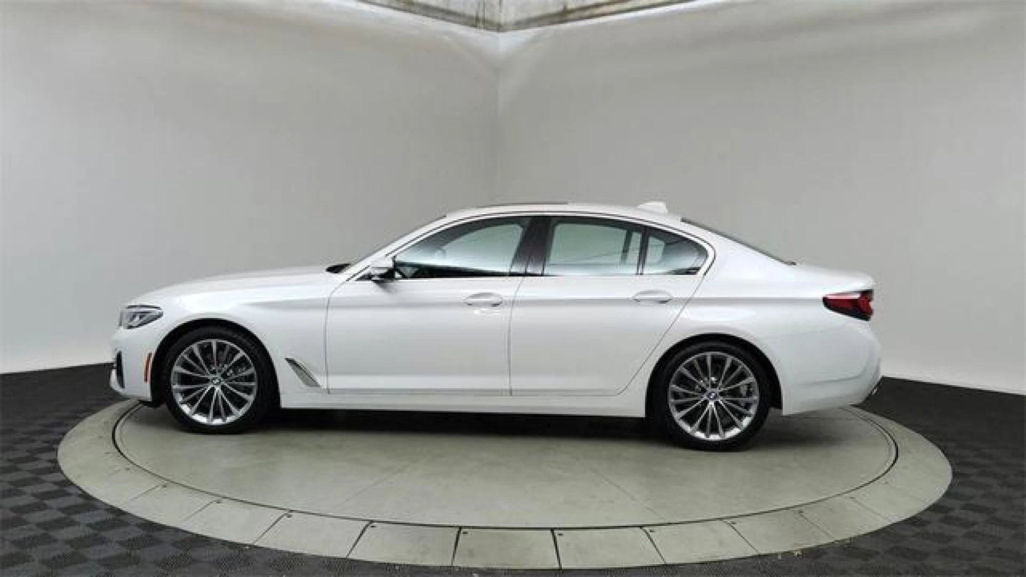 2022 BMW 530 i xDrive