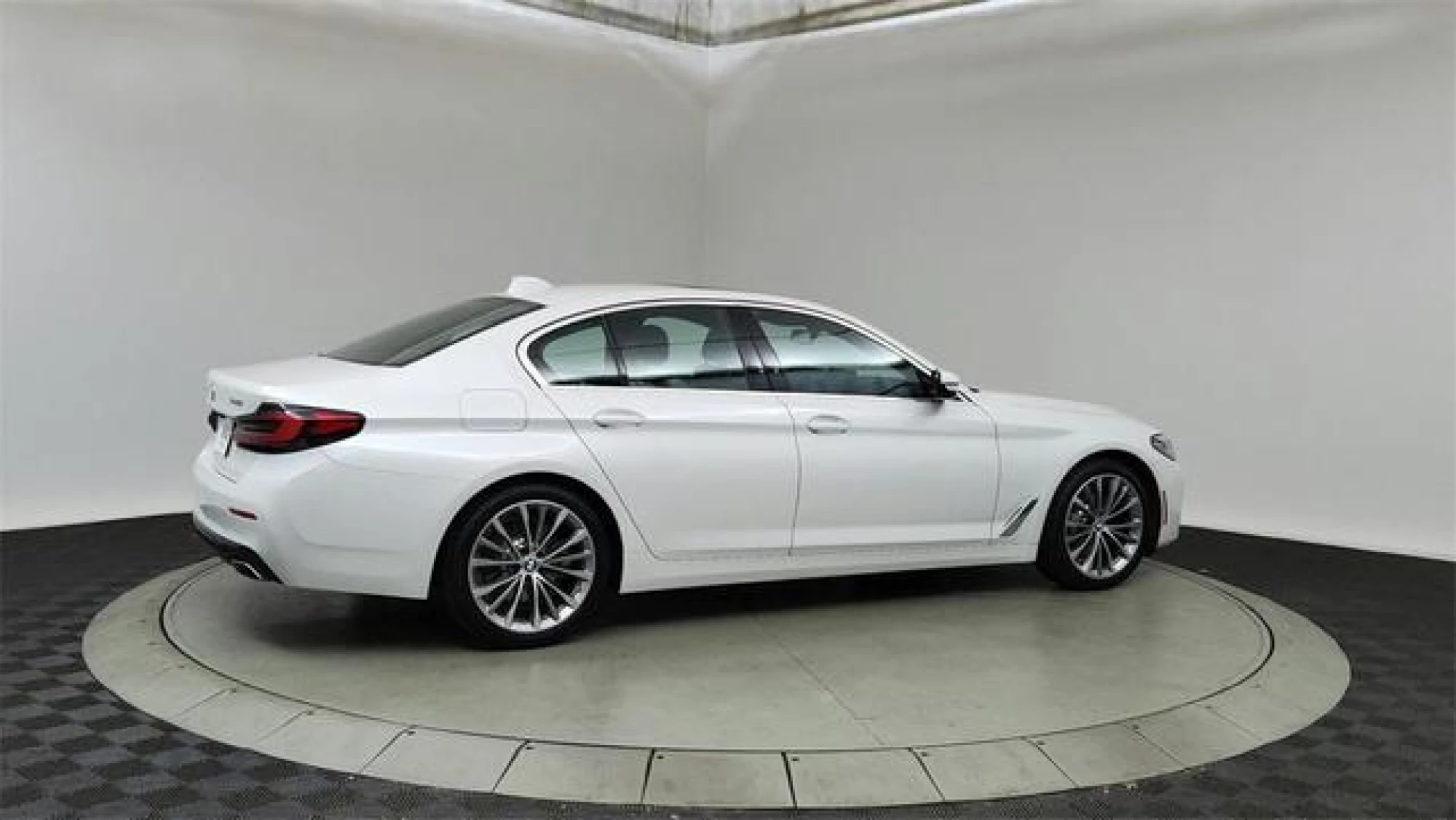 2022 BMW 530 i xDrive