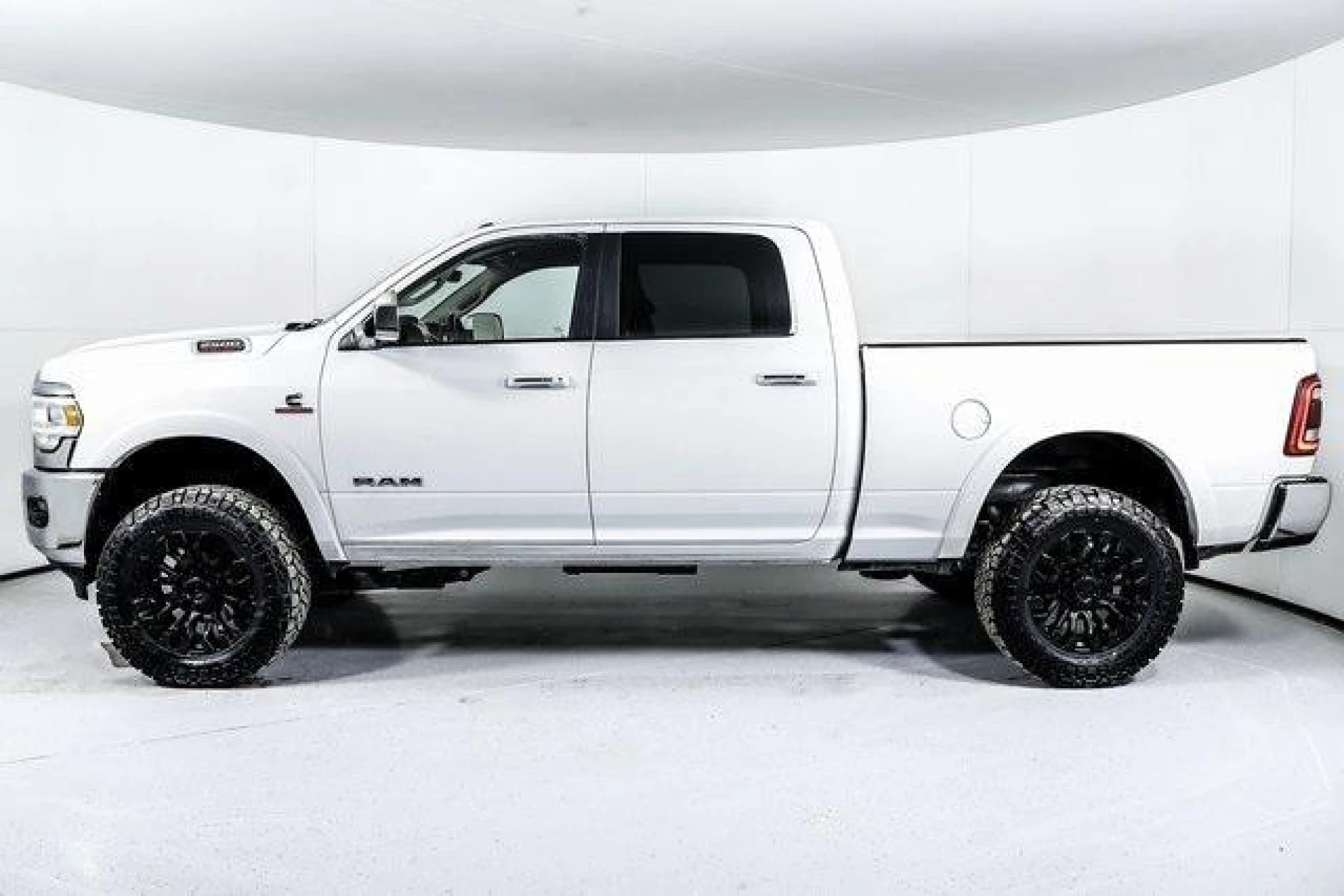 2022 RAM 2500 Laramie Crew Cab 4x4 6'4' Box