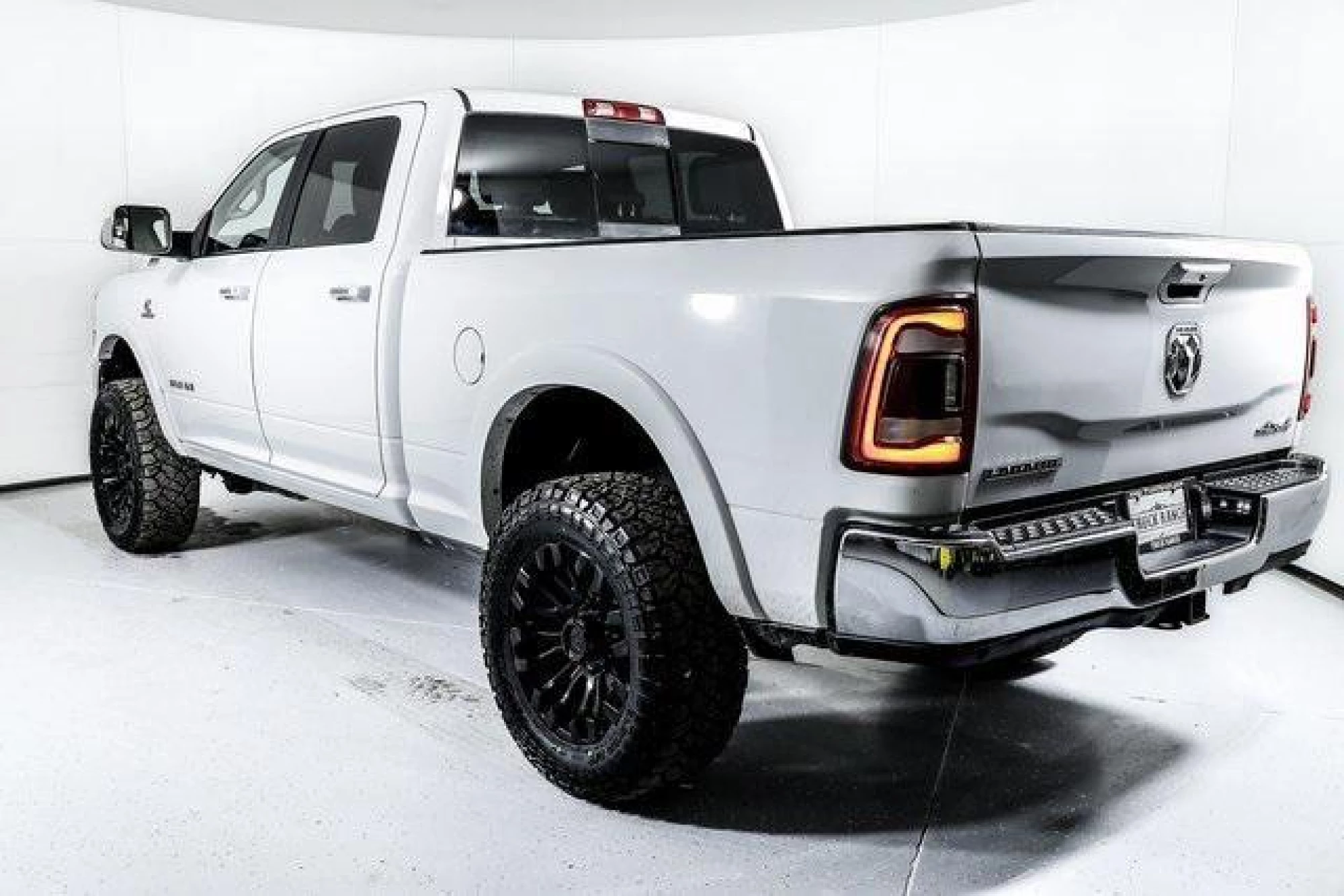 2022 RAM 2500 Laramie Crew Cab 4x4 6'4' Box