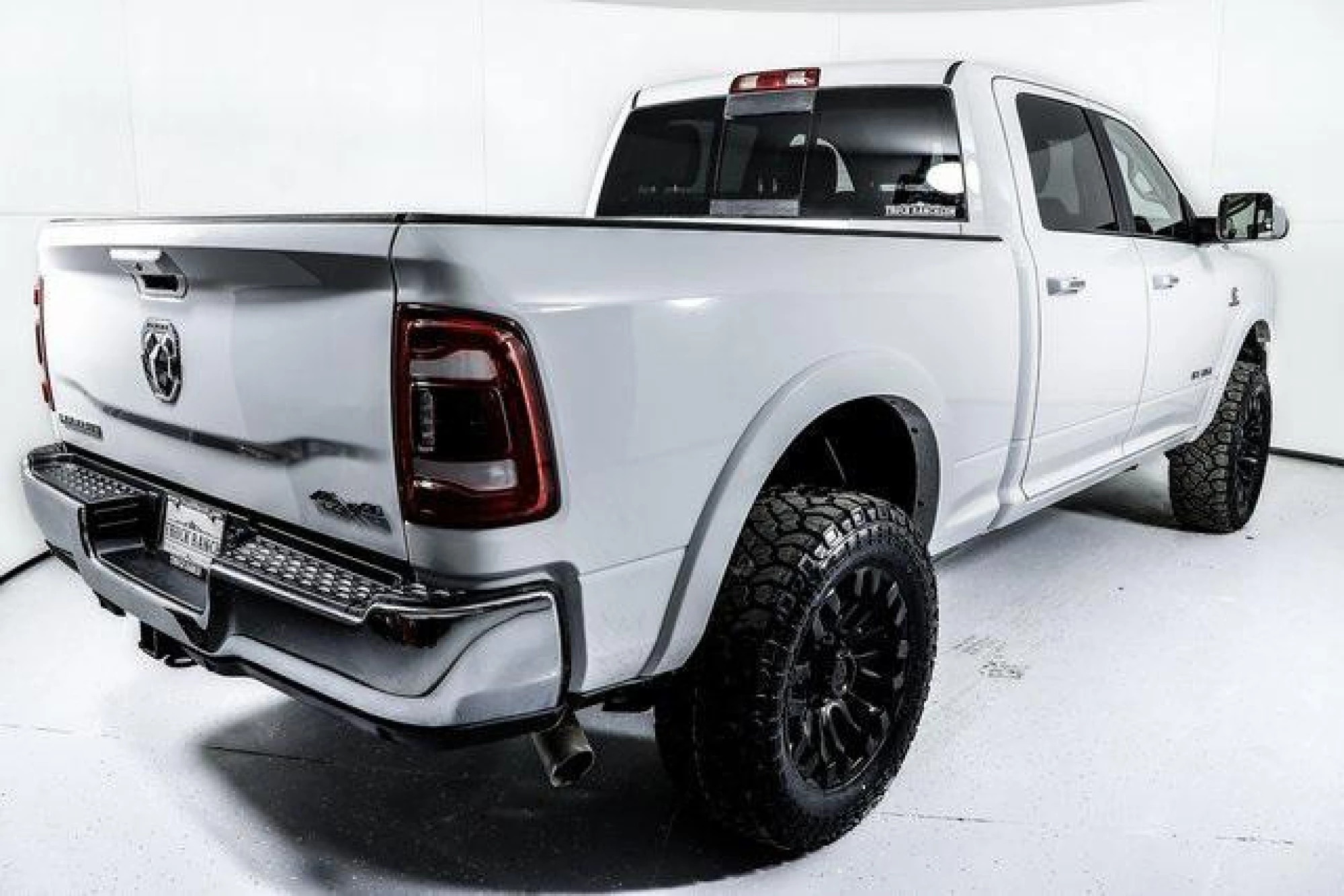 2022 RAM 2500 Laramie Crew Cab 4x4 6'4' Box