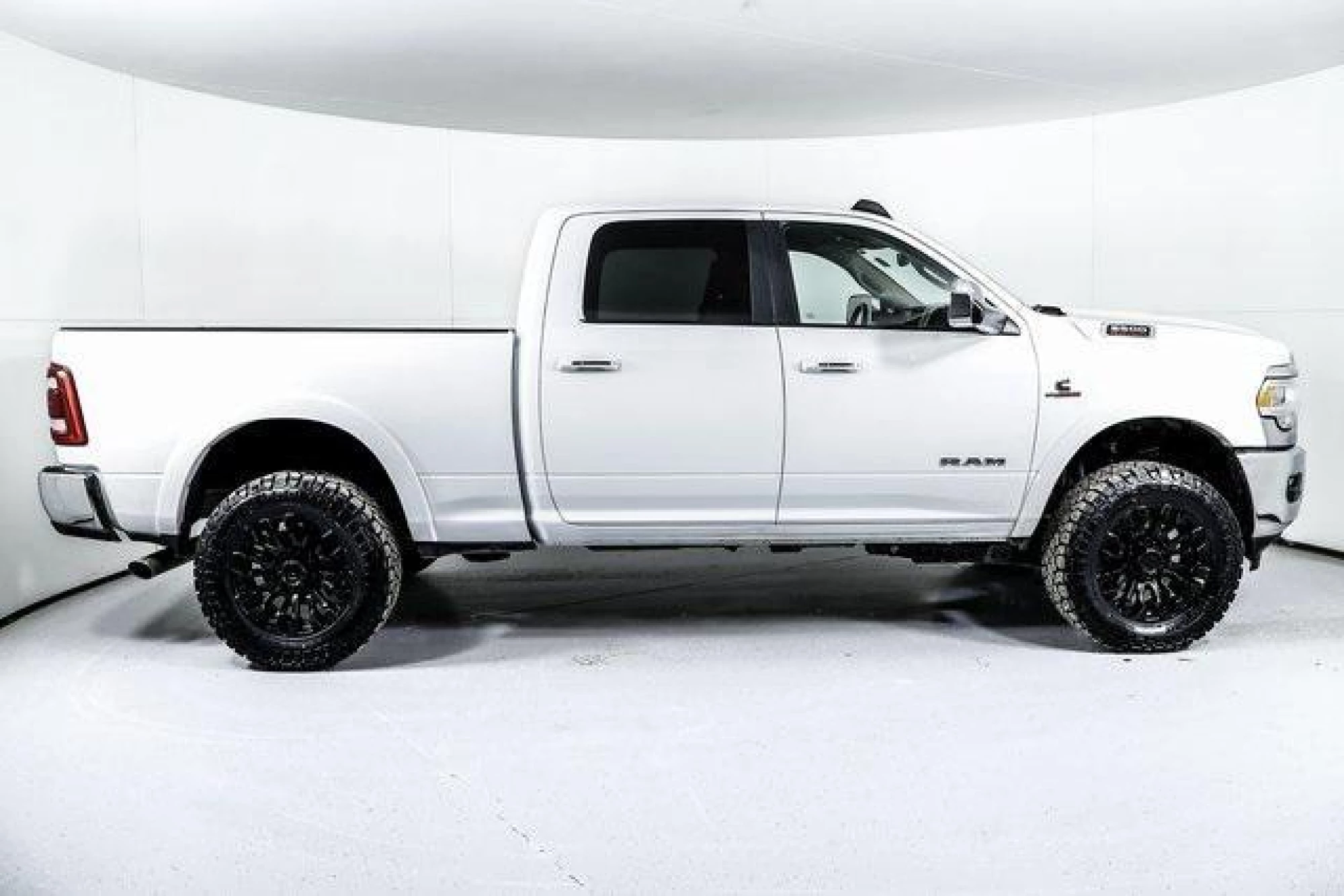 2022 RAM 2500 Laramie Crew Cab 4x4 6'4' Box