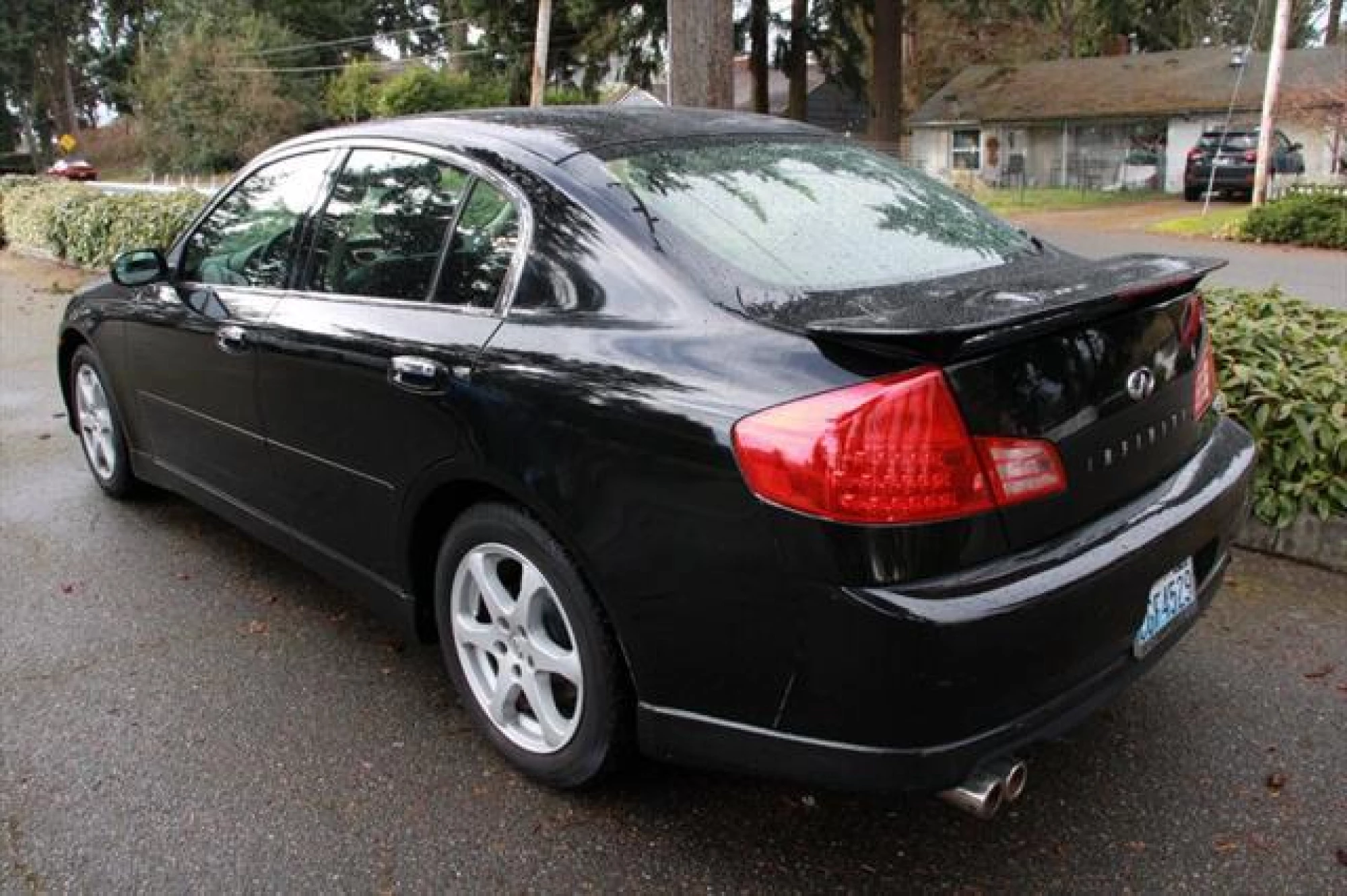 2004 INFINITI G35x Base