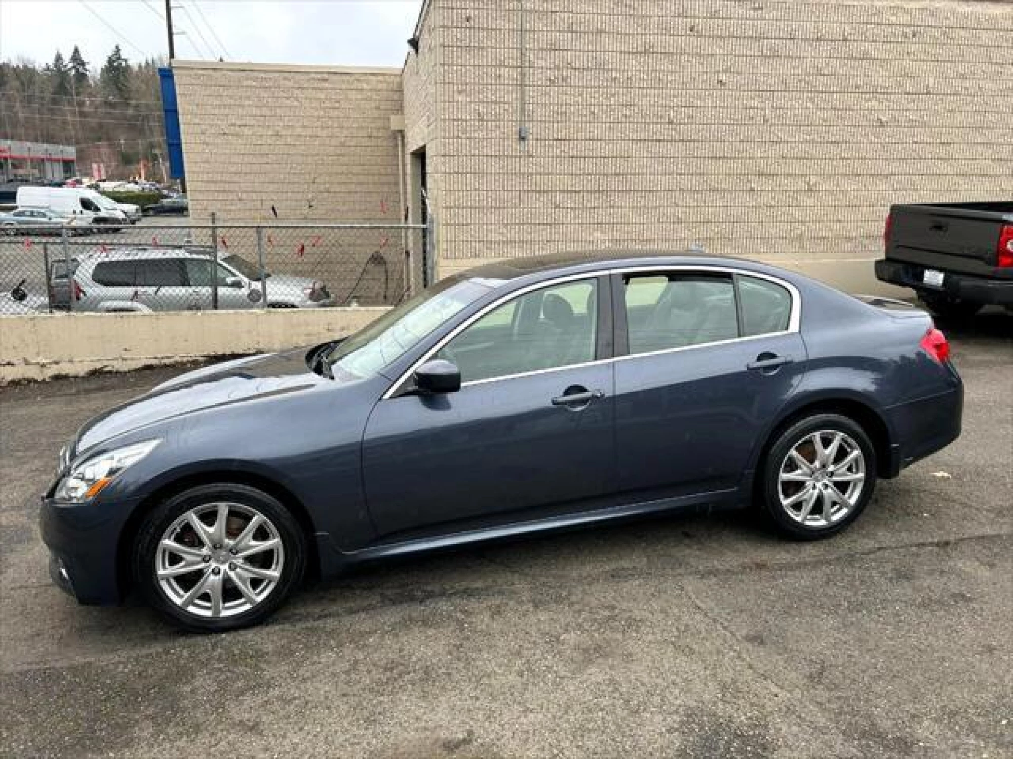 2010 INFINITI G37x Base