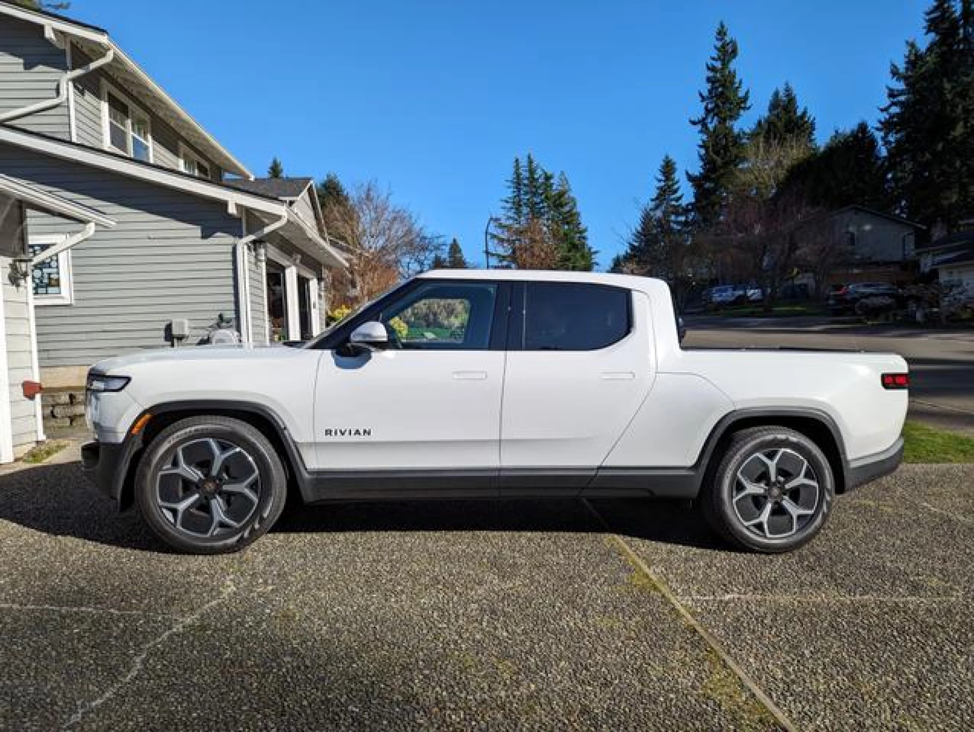 2023 Rivian R1T Adventure Performance Dual-Motor Max Package