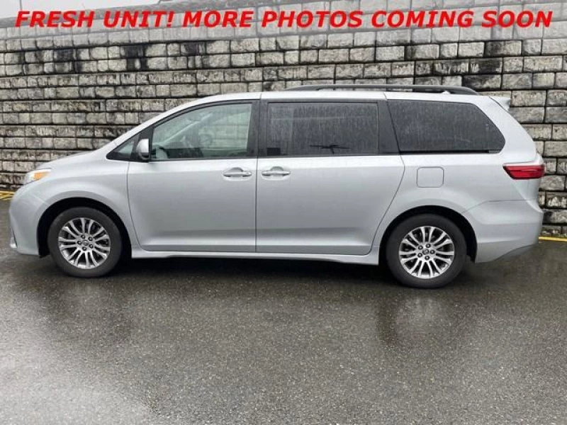 2020 Toyota Sienna XLE