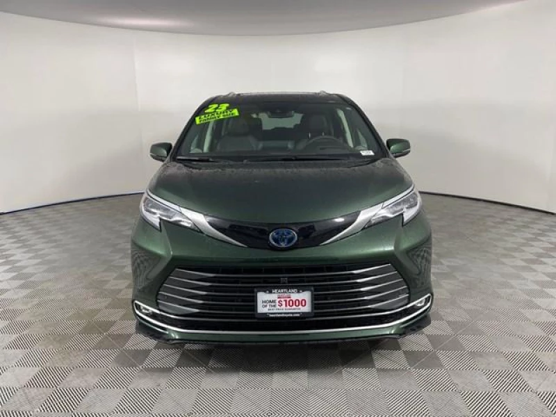 2023 Toyota Sienna Platinum