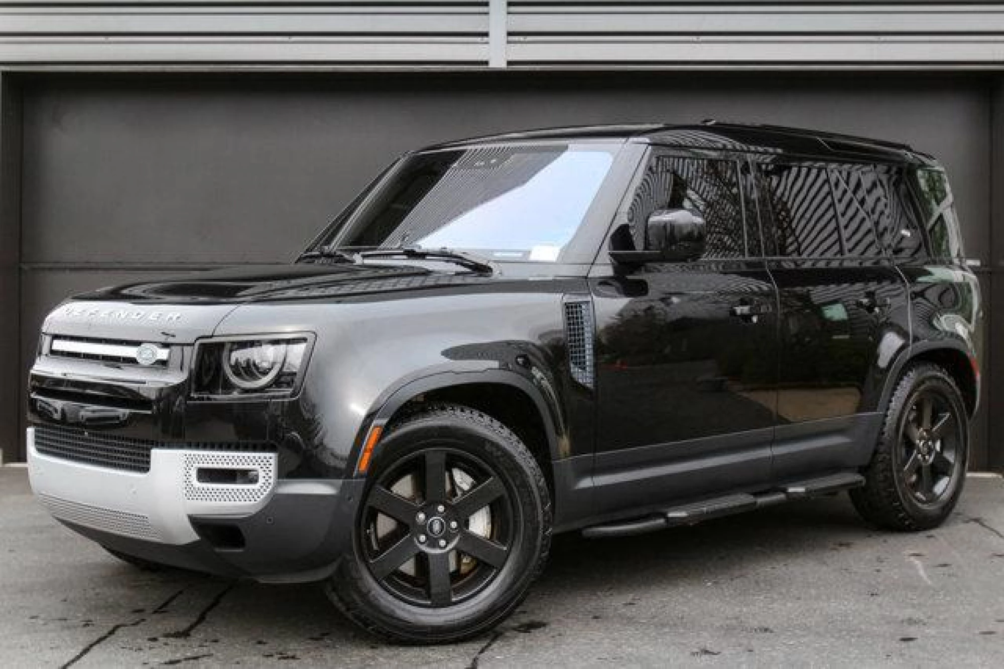 2021 Land Rover Defender 110 SE