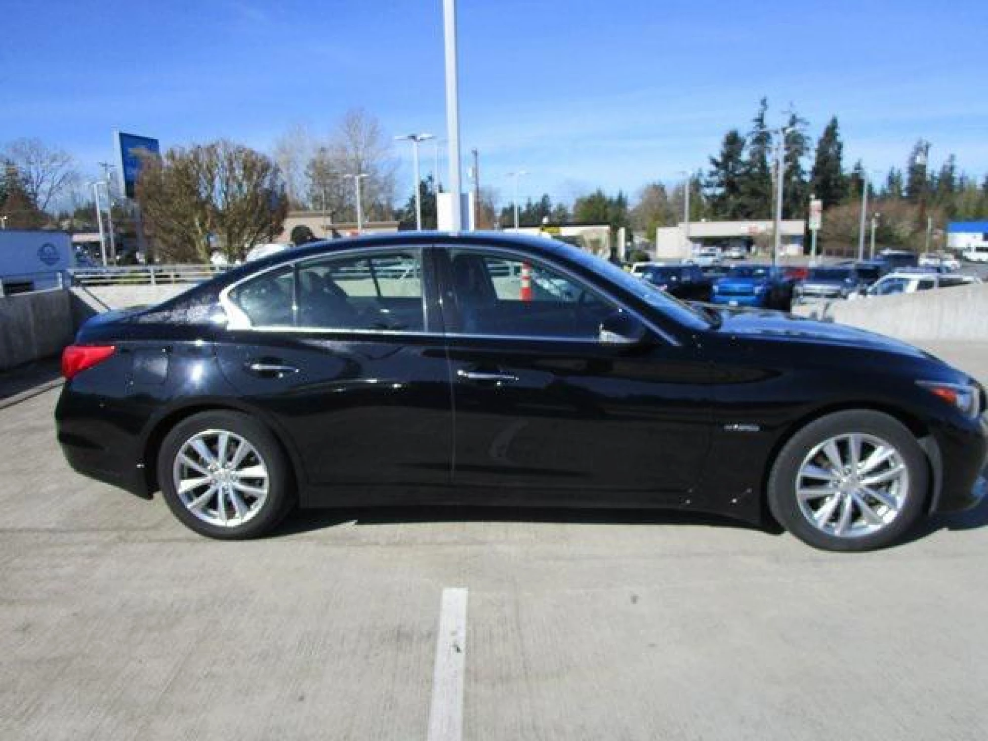 2014 INFINITI Q50 Hybrid Premium