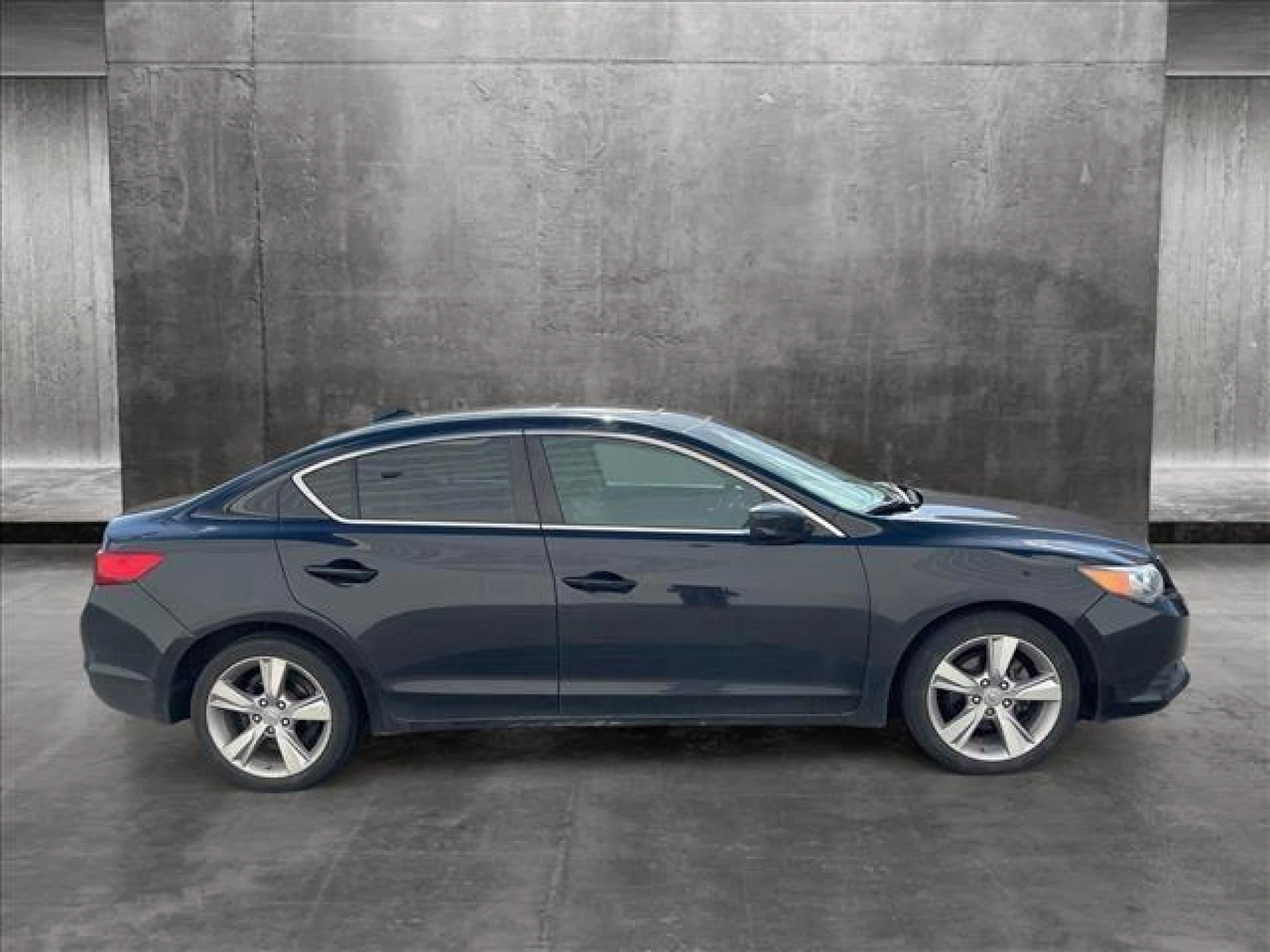 2013 Acura ILX 2.0L w/Premium Package