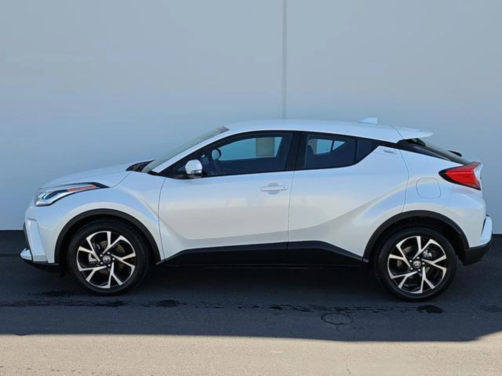 2022 Toyota C-HR XLE