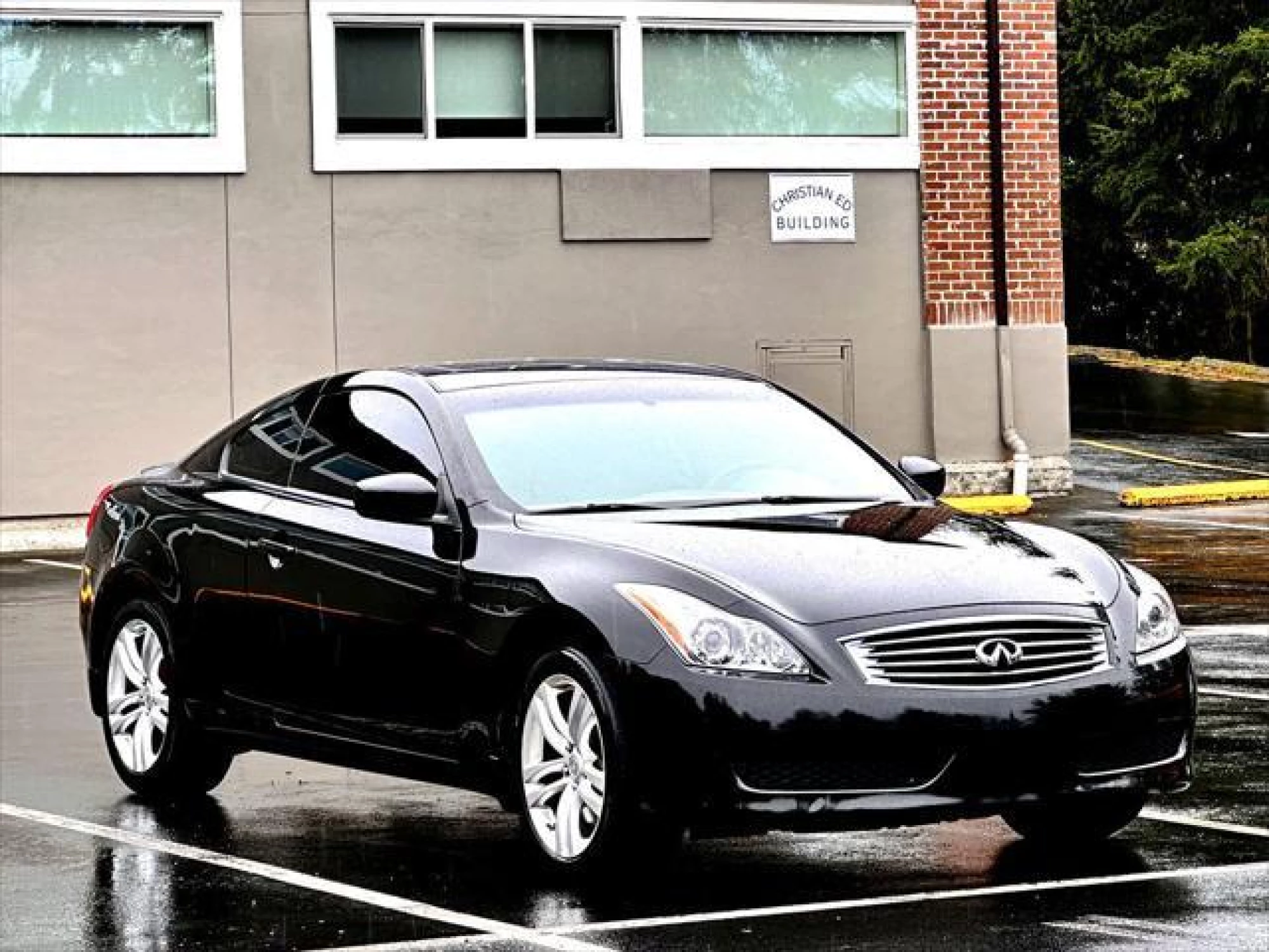 2010 INFINITI G37x Base
