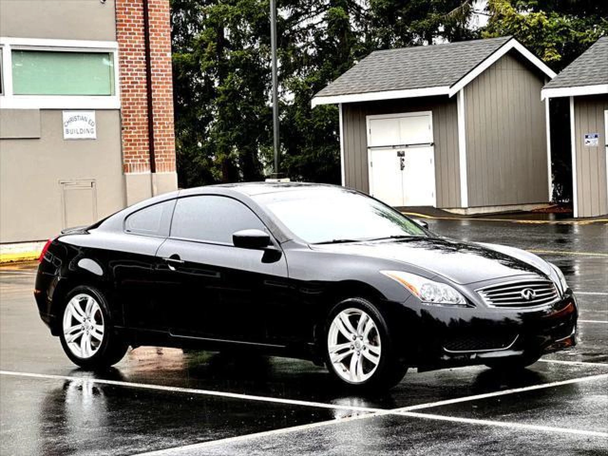 2010 INFINITI G37x Base