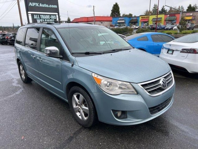 2009 Volkswagen Routan SEL Premium