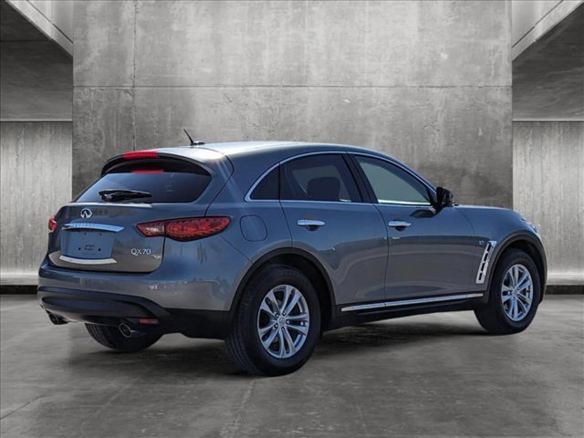 2017 INFINITI QX70 Base