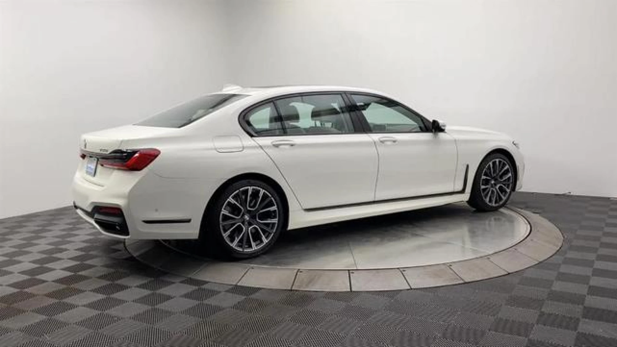 2021 BMW 750 i xDrive