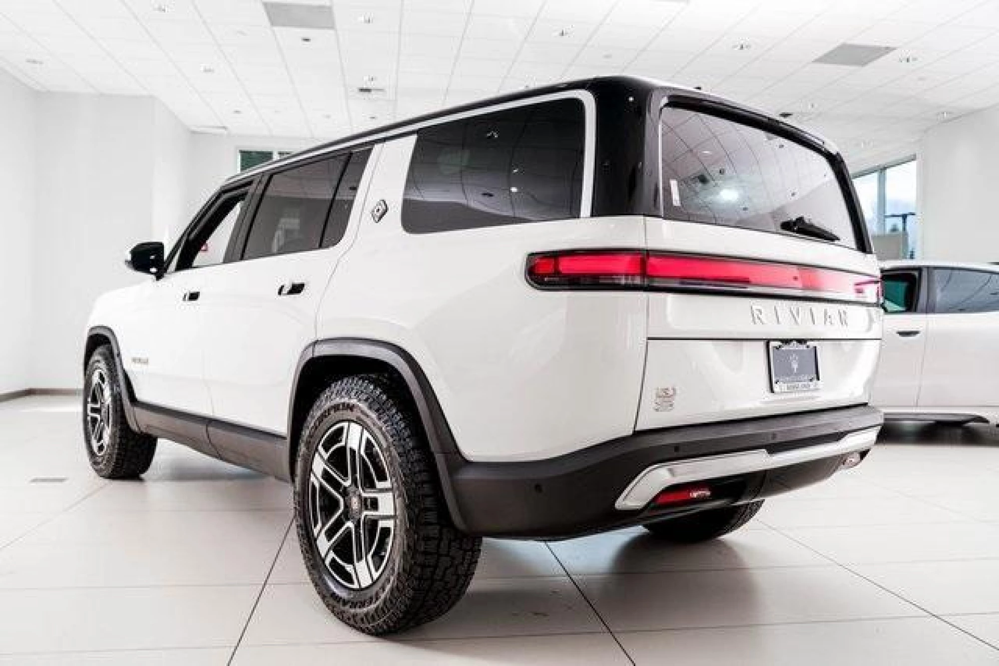 2023 Rivian R1S Adventure Quad Motor Large Pack