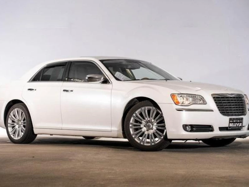 2013 Chrysler 300C Base