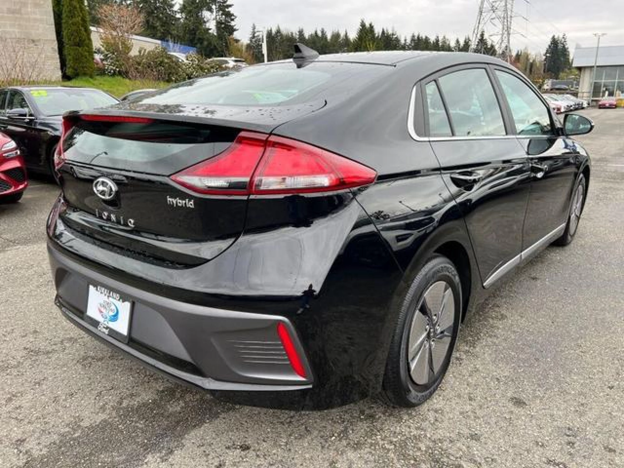 2022 Hyundai IONIQ Hybrid SE