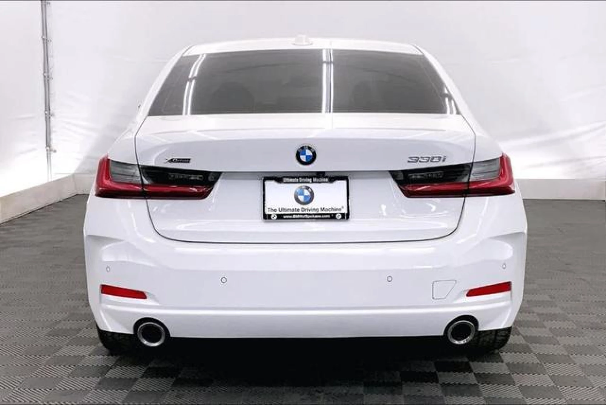 2023 BMW 330 i xDrive