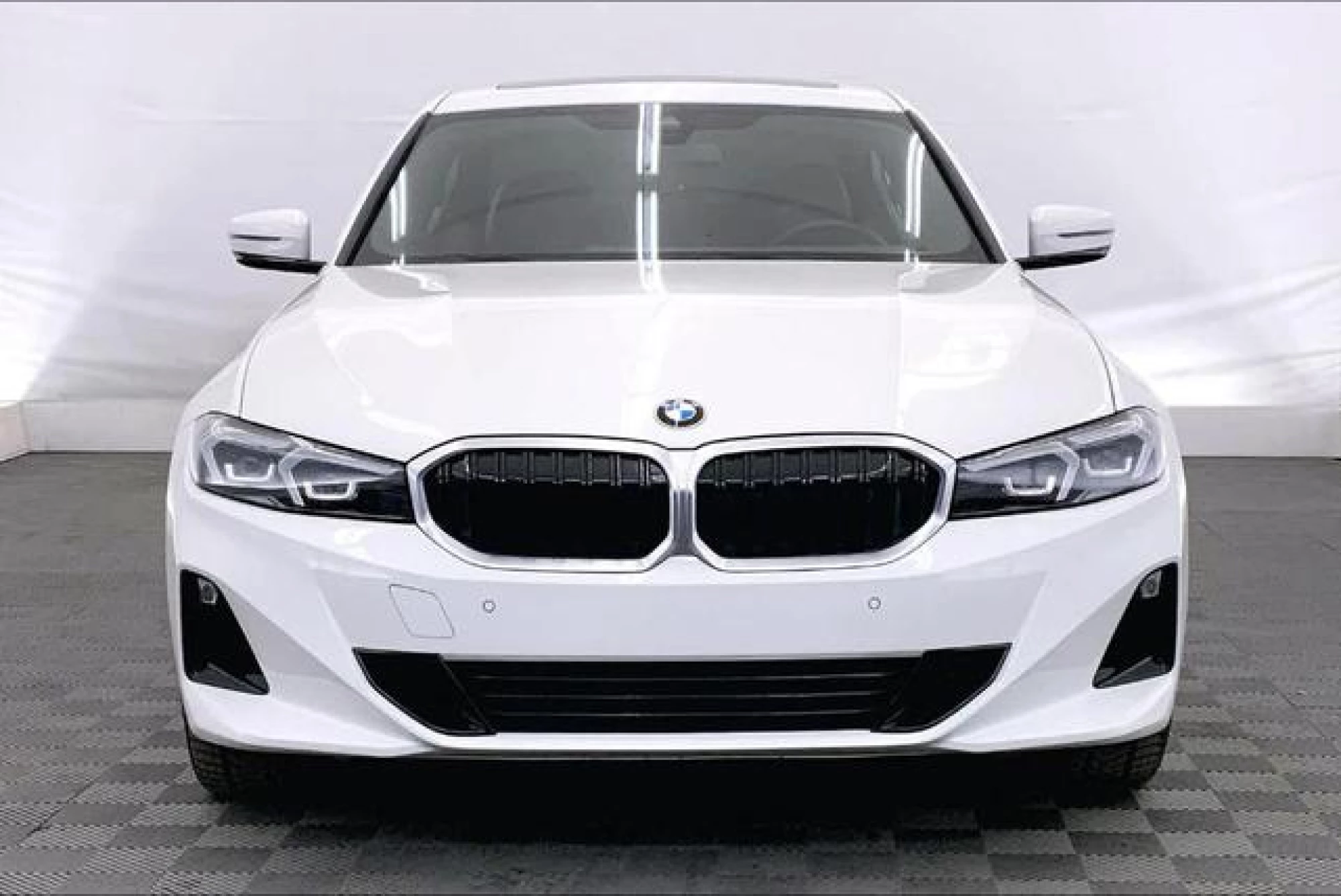2023 BMW 330 i xDrive