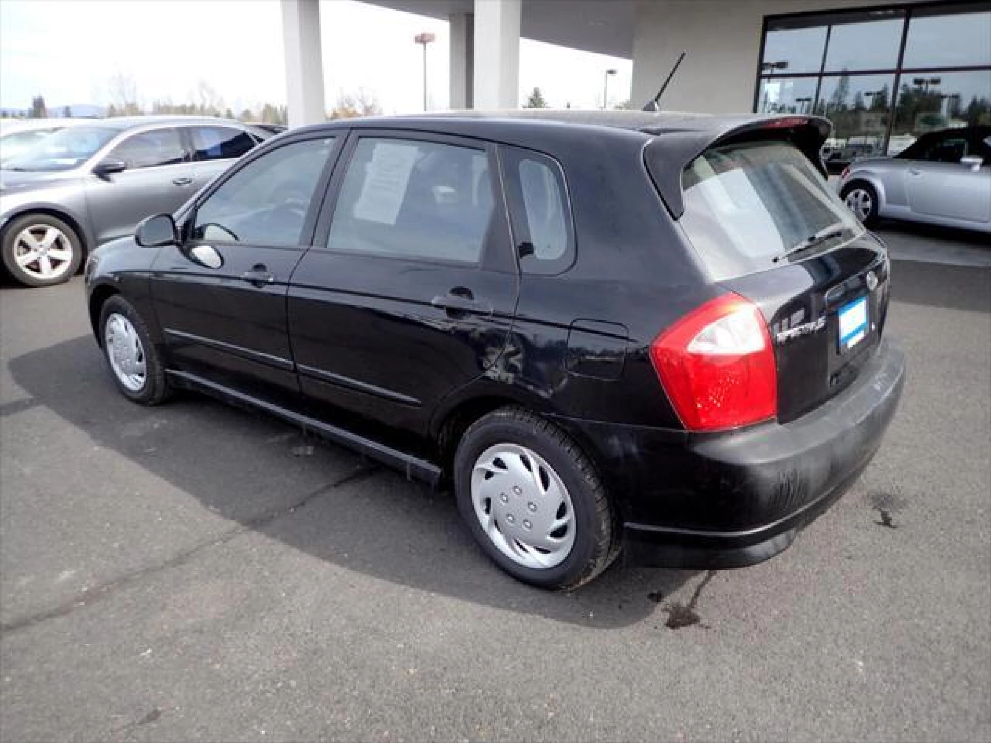 2005 Kia Spectra5 Base