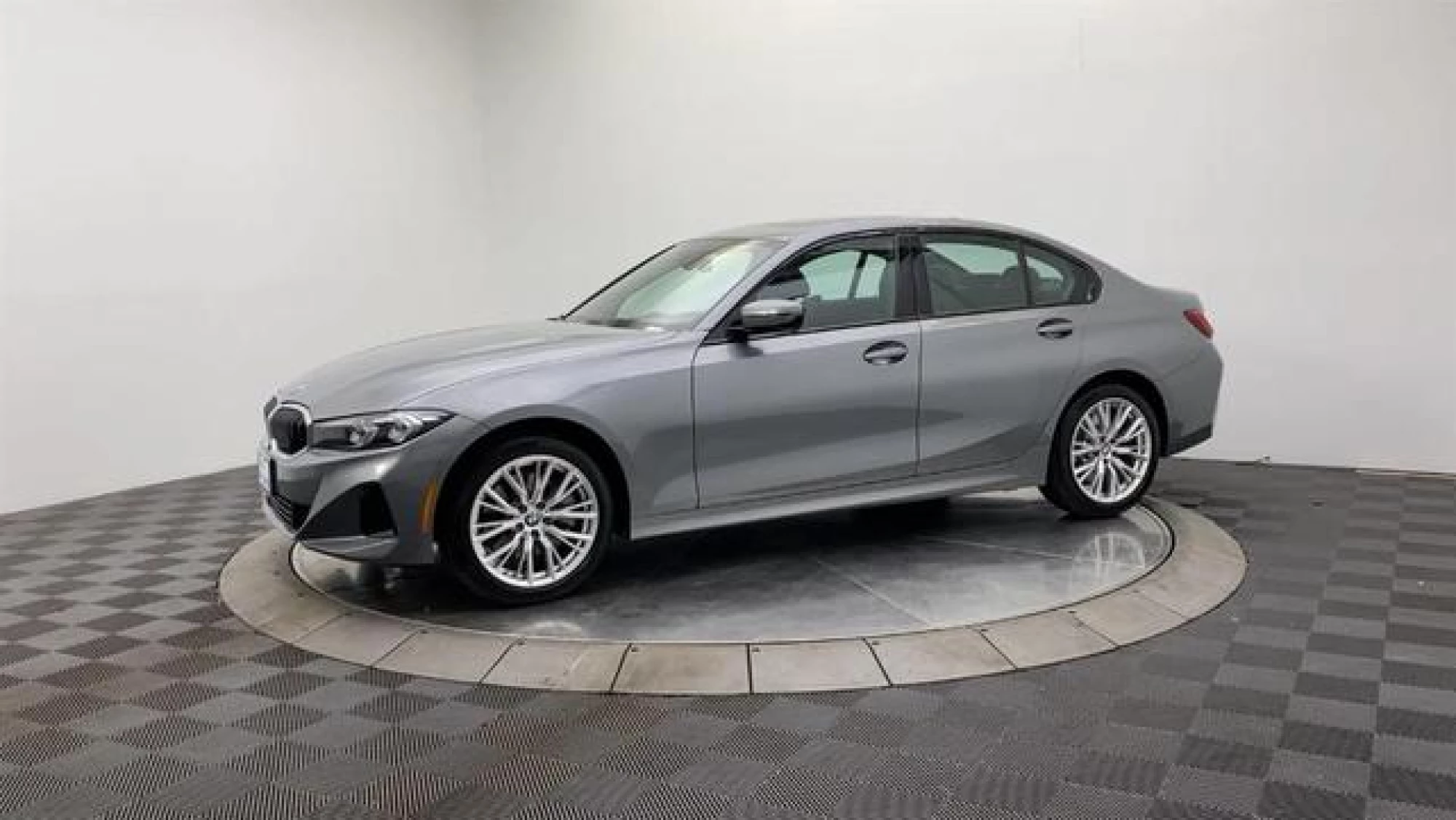 2023 BMW 330 i xDrive