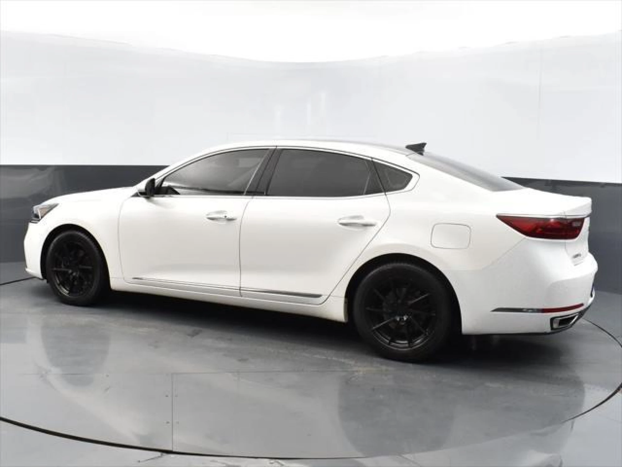 2019 Kia Cadenza Technology