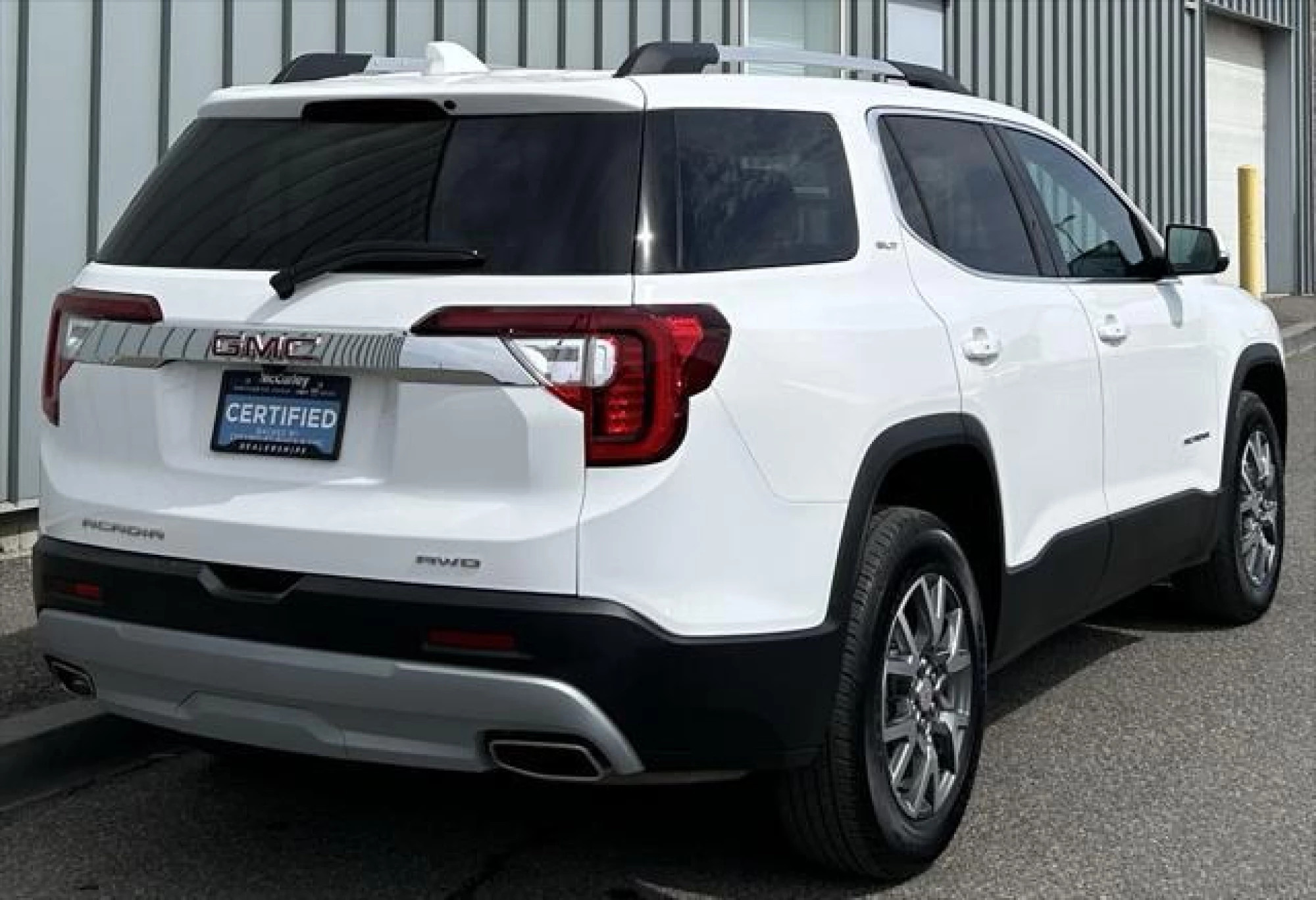 2023 GMC Acadia SLT
