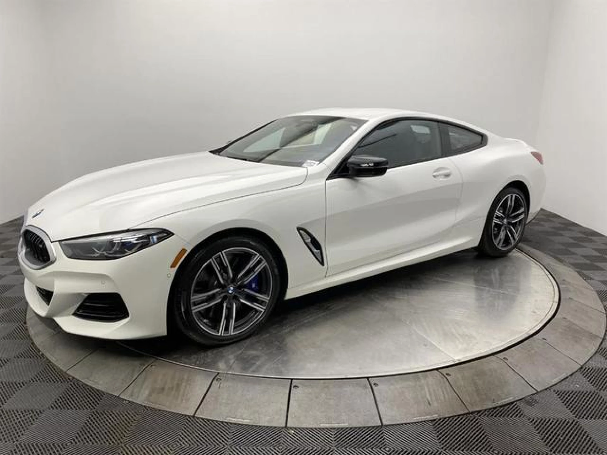 2024 BMW M850 i xDrive