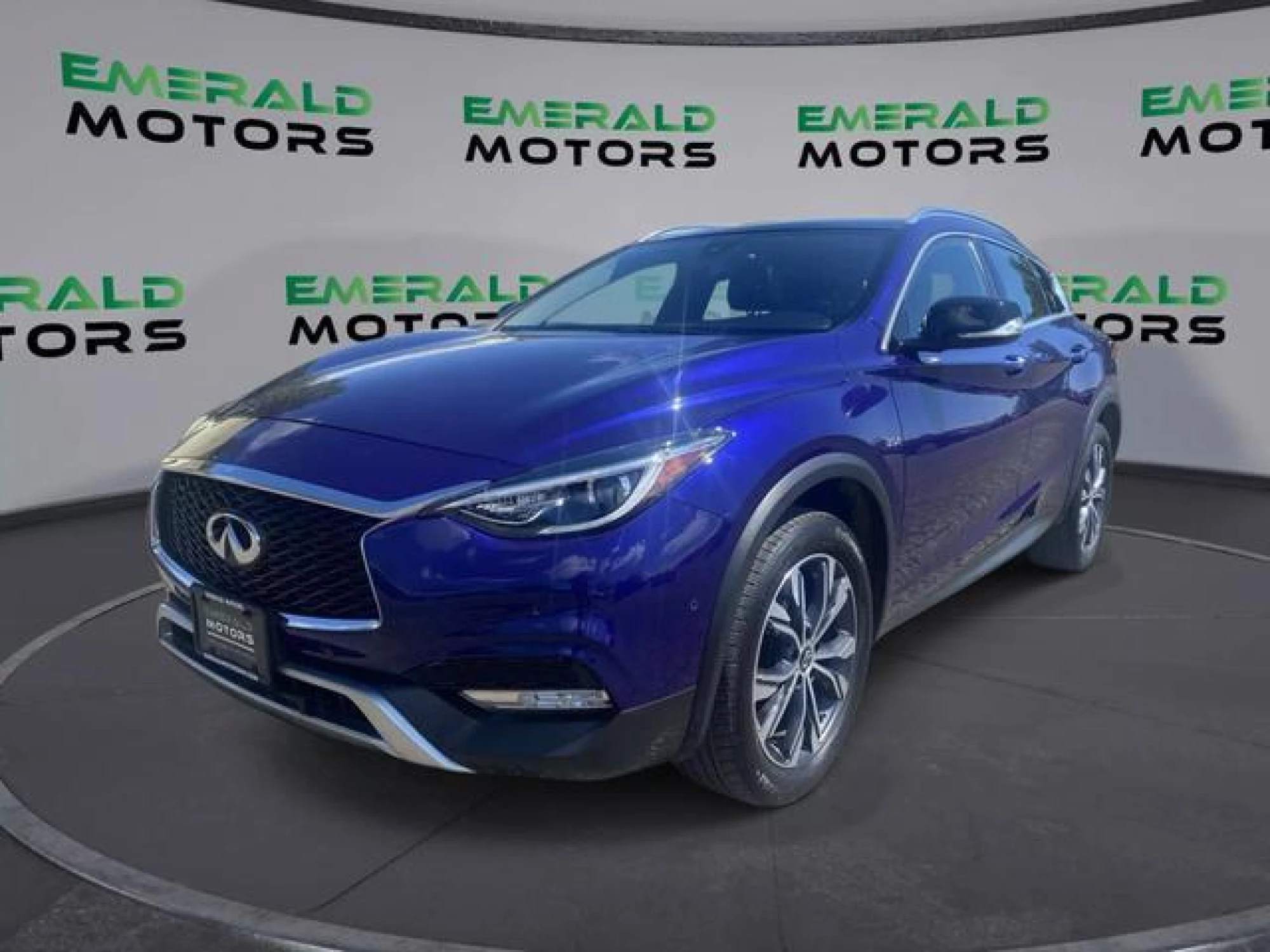 2017 INFINITI QX30 Premium Sport Utility 4D