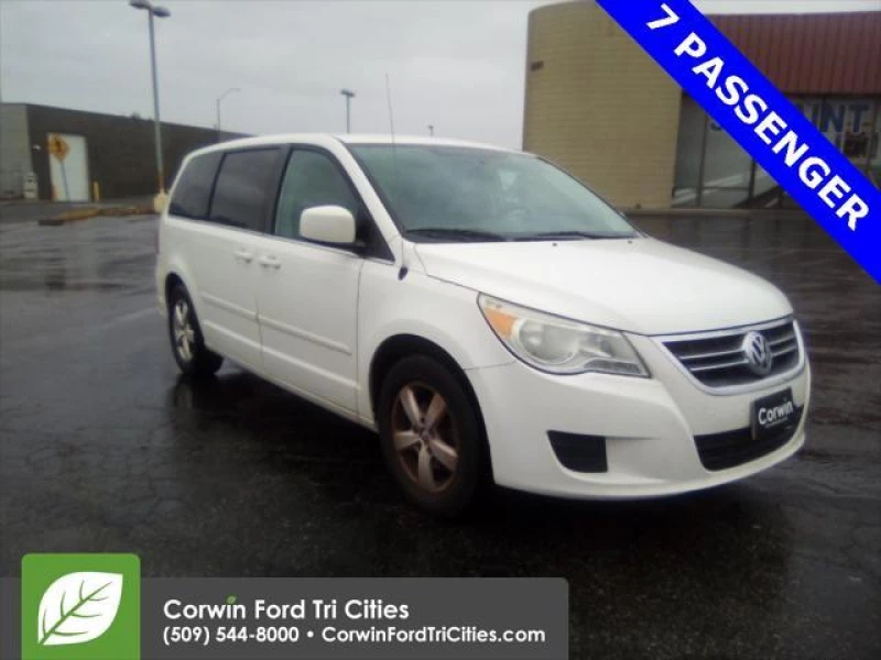 2010 Volkswagen Routan SE